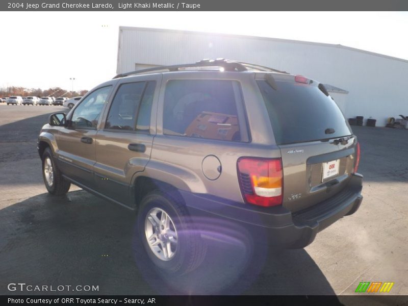 Light Khaki Metallic / Taupe 2004 Jeep Grand Cherokee Laredo