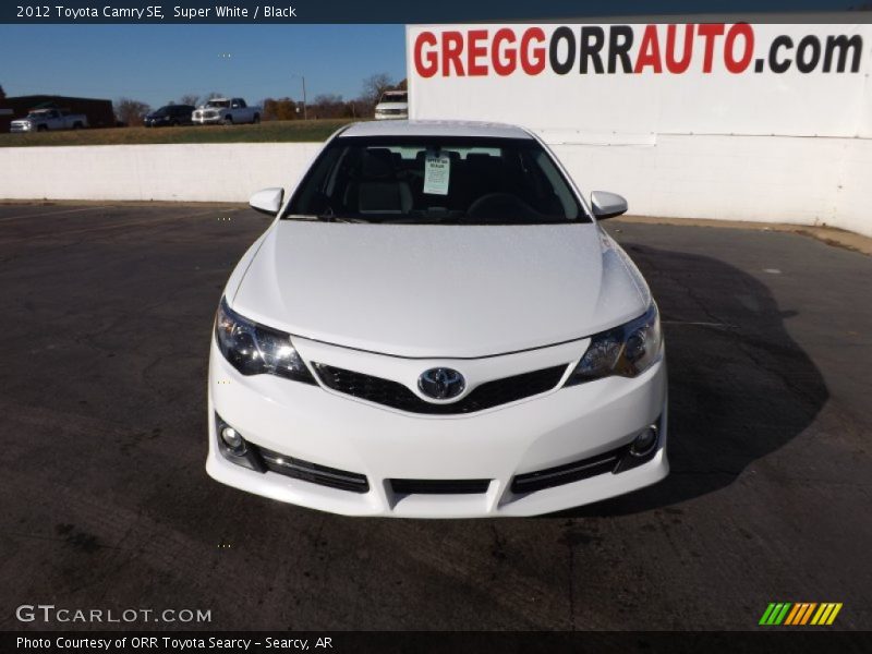 Super White / Black 2012 Toyota Camry SE