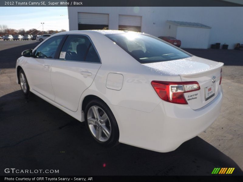 Super White / Black 2012 Toyota Camry SE