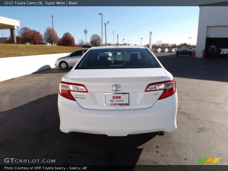 Super White / Black 2012 Toyota Camry SE