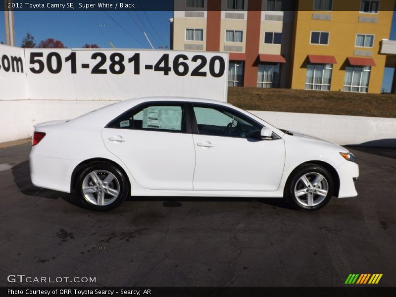 Super White / Black 2012 Toyota Camry SE