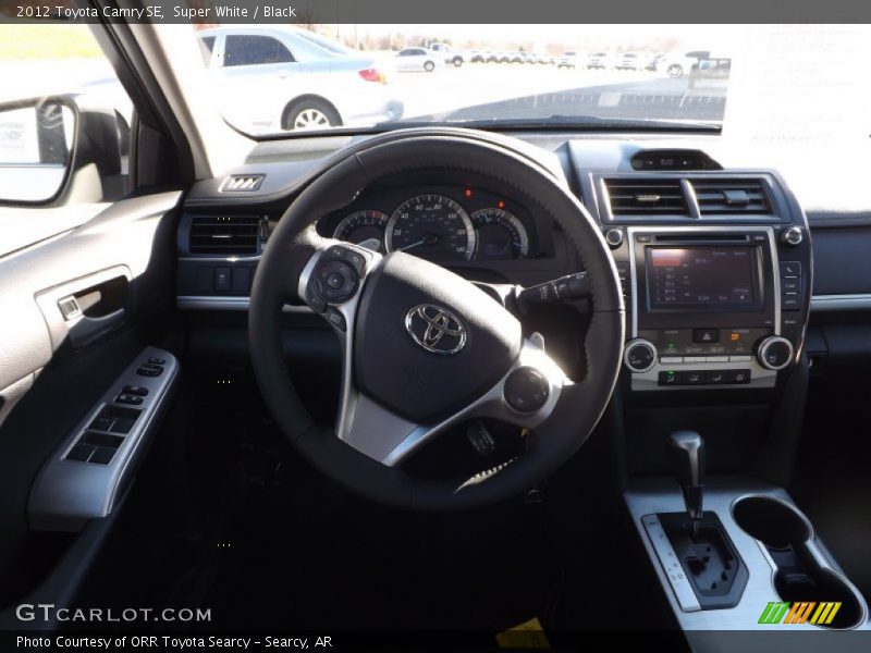Super White / Black 2012 Toyota Camry SE