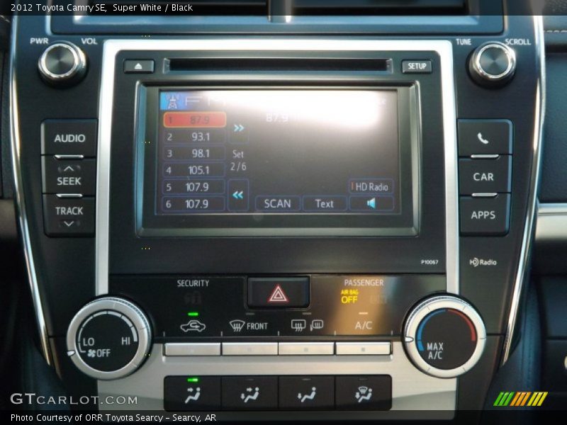 Super White / Black 2012 Toyota Camry SE
