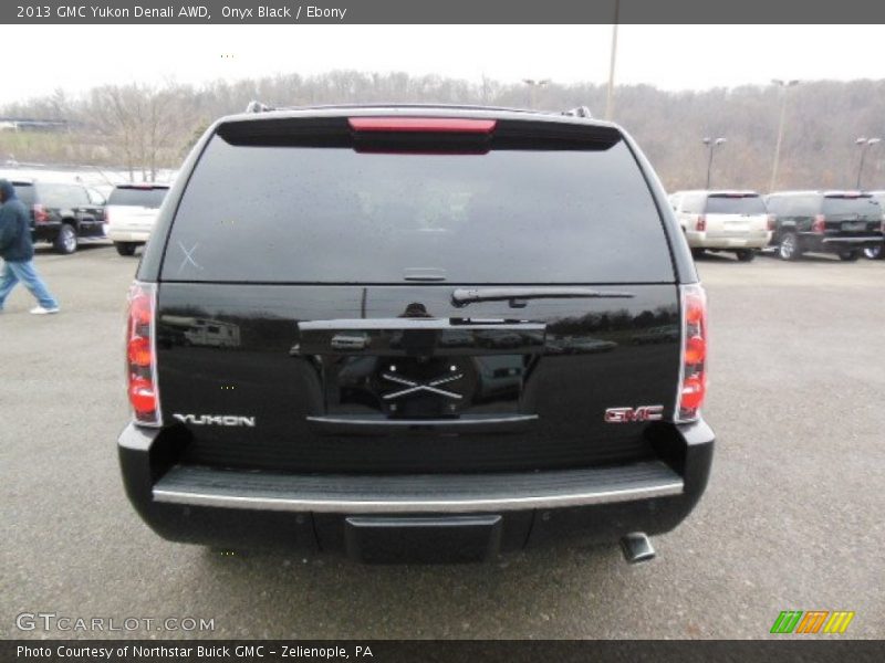 Onyx Black / Ebony 2013 GMC Yukon Denali AWD