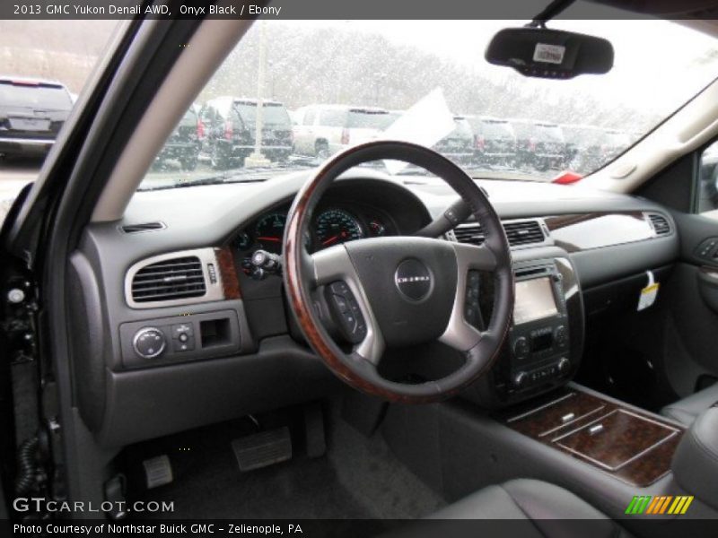 Onyx Black / Ebony 2013 GMC Yukon Denali AWD