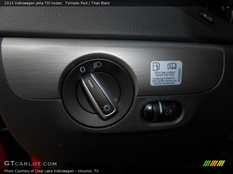 Tornado Red / Titan Black 2013 Volkswagen Jetta TDI Sedan