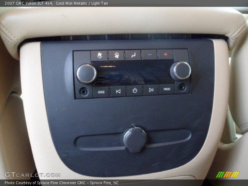 Gold Mist Metallic / Light Tan 2007 GMC Yukon SLT 4x4