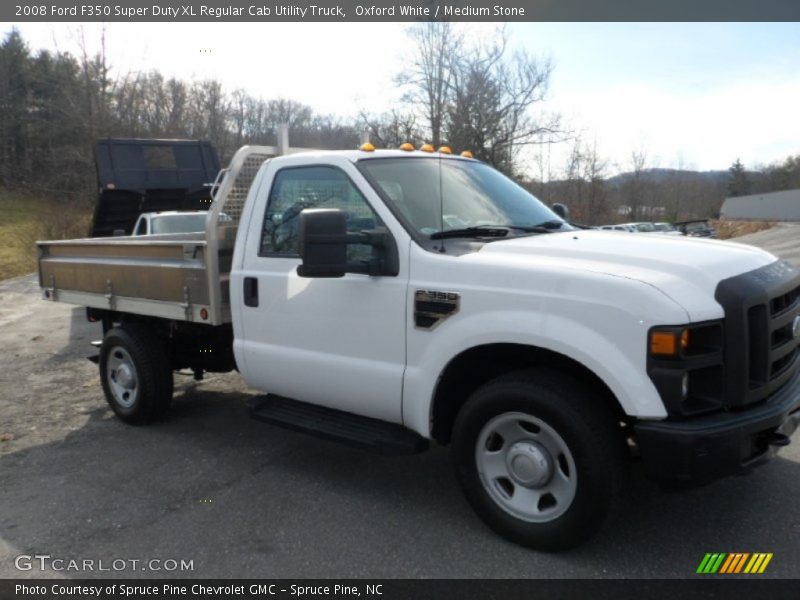 Oxford White / Medium Stone 2008 Ford F350 Super Duty XL Regular Cab Utility Truck