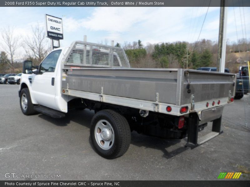 Oxford White / Medium Stone 2008 Ford F350 Super Duty XL Regular Cab Utility Truck