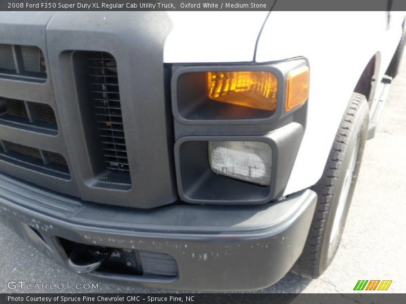 Oxford White / Medium Stone 2008 Ford F350 Super Duty XL Regular Cab Utility Truck