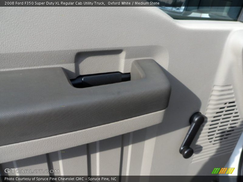Oxford White / Medium Stone 2008 Ford F350 Super Duty XL Regular Cab Utility Truck