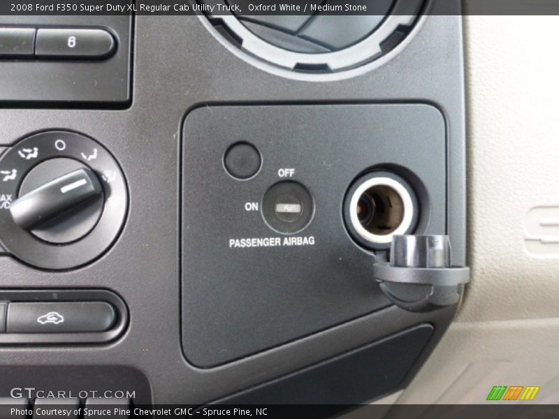 Oxford White / Medium Stone 2008 Ford F350 Super Duty XL Regular Cab Utility Truck