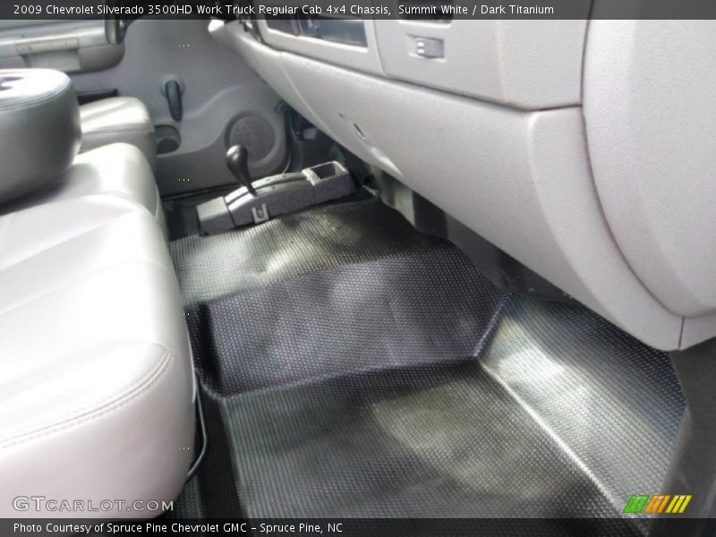 Summit White / Dark Titanium 2009 Chevrolet Silverado 3500HD Work Truck Regular Cab 4x4 Chassis