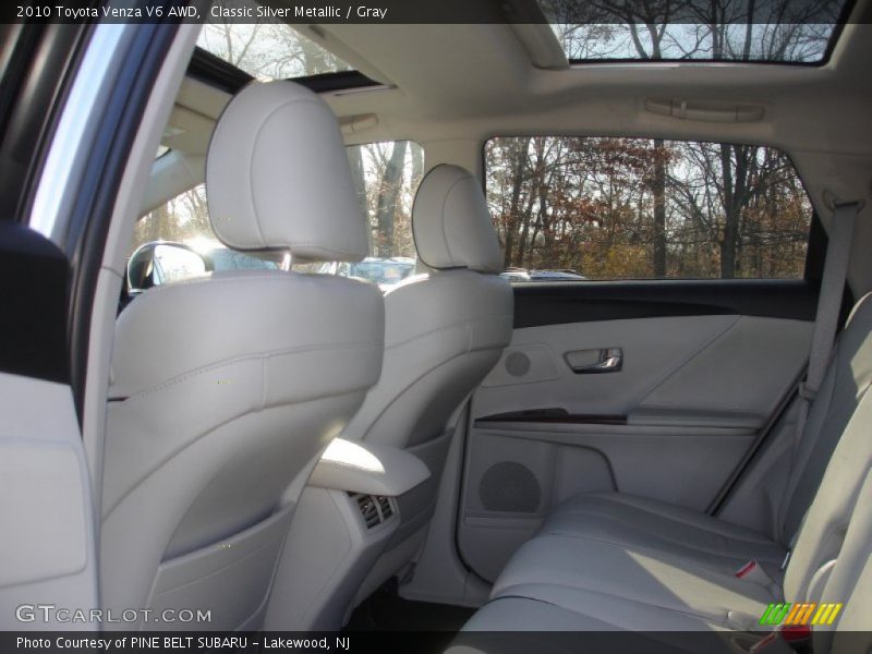 Classic Silver Metallic / Gray 2010 Toyota Venza V6 AWD