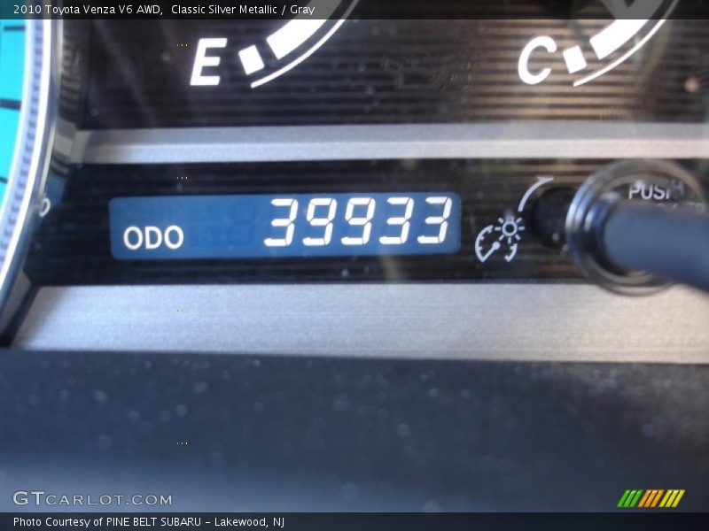 Classic Silver Metallic / Gray 2010 Toyota Venza V6 AWD