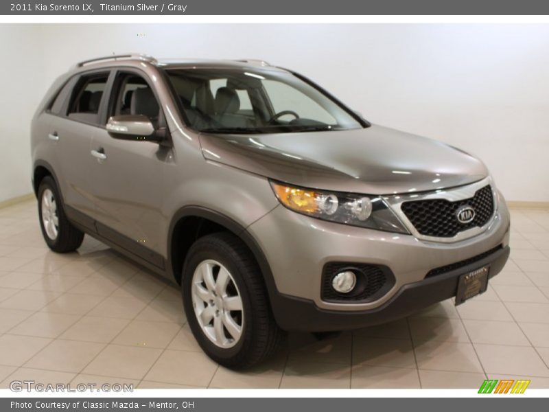 Titanium Silver / Gray 2011 Kia Sorento LX