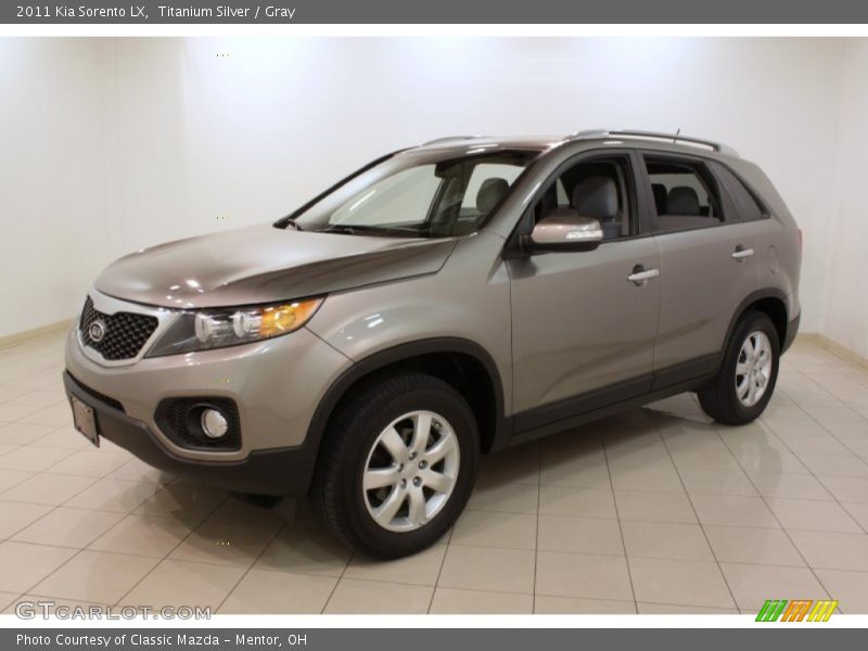 Titanium Silver / Gray 2011 Kia Sorento LX