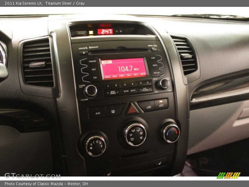 Titanium Silver / Gray 2011 Kia Sorento LX