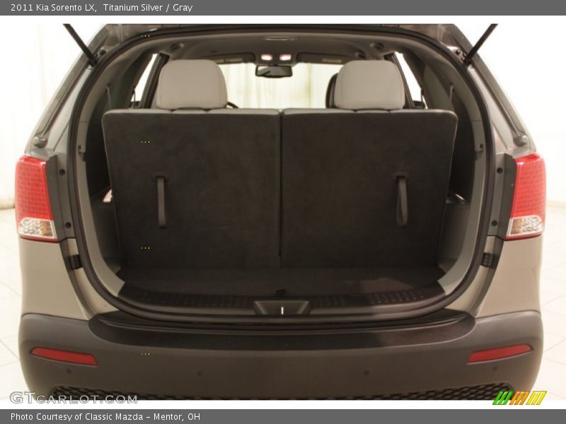 Titanium Silver / Gray 2011 Kia Sorento LX