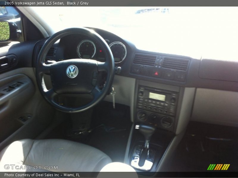 Black / Grey 2005 Volkswagen Jetta GLS Sedan