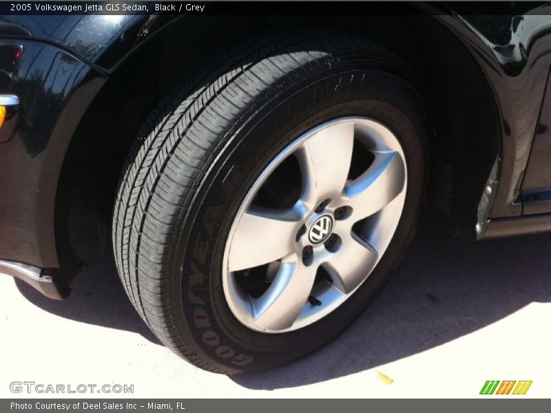 Black / Grey 2005 Volkswagen Jetta GLS Sedan