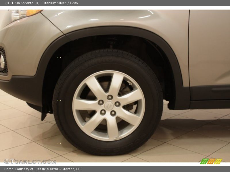Titanium Silver / Gray 2011 Kia Sorento LX
