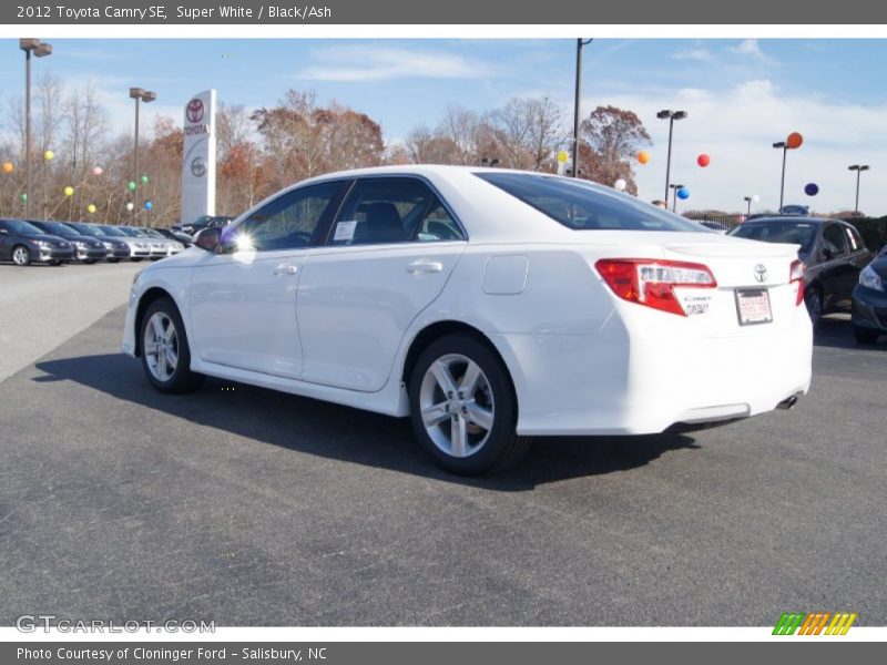 Super White / Black/Ash 2012 Toyota Camry SE
