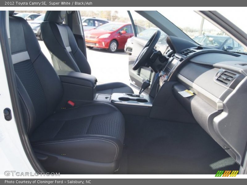 Super White / Black/Ash 2012 Toyota Camry SE