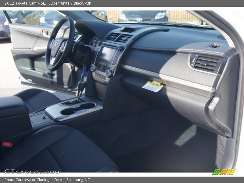 Super White / Black/Ash 2012 Toyota Camry SE