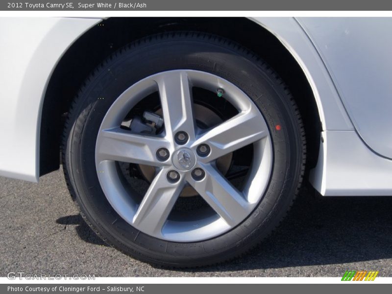 Super White / Black/Ash 2012 Toyota Camry SE