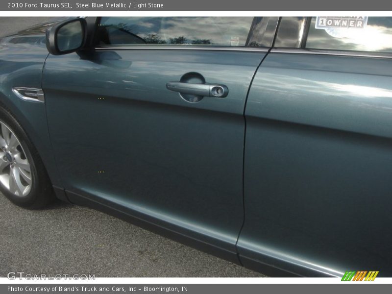 Steel Blue Metallic / Light Stone 2010 Ford Taurus SEL