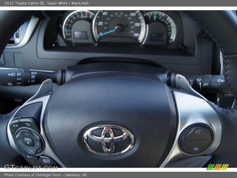 Super White / Black/Ash 2012 Toyota Camry SE
