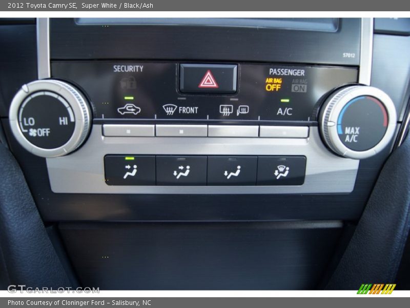 Super White / Black/Ash 2012 Toyota Camry SE