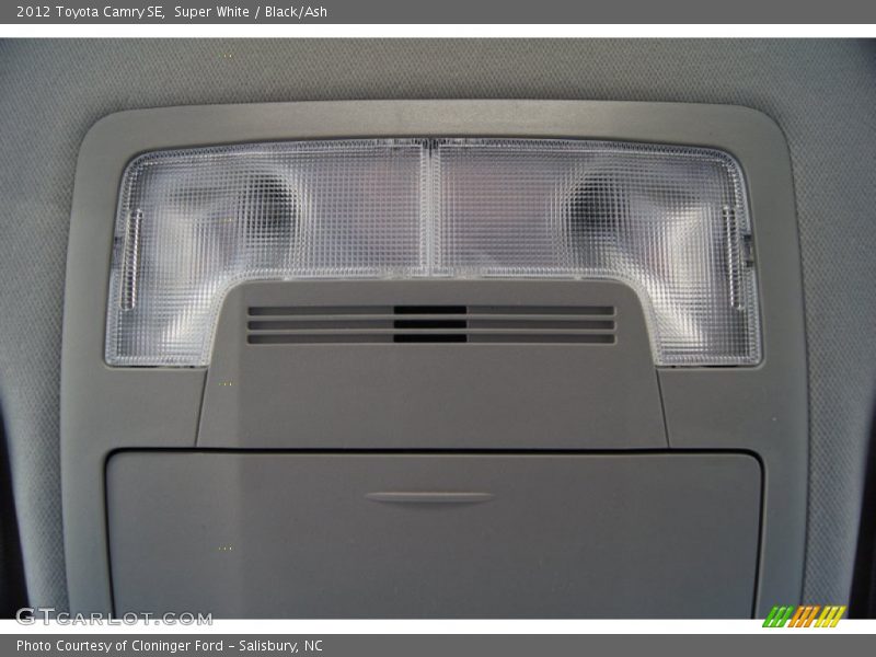 Super White / Black/Ash 2012 Toyota Camry SE