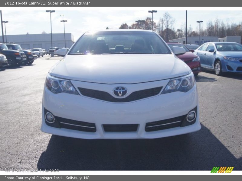 Super White / Black/Ash 2012 Toyota Camry SE