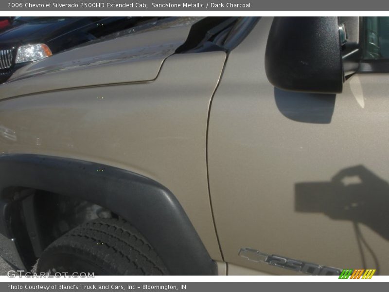 Sandstone Metallic / Dark Charcoal 2006 Chevrolet Silverado 2500HD Extended Cab