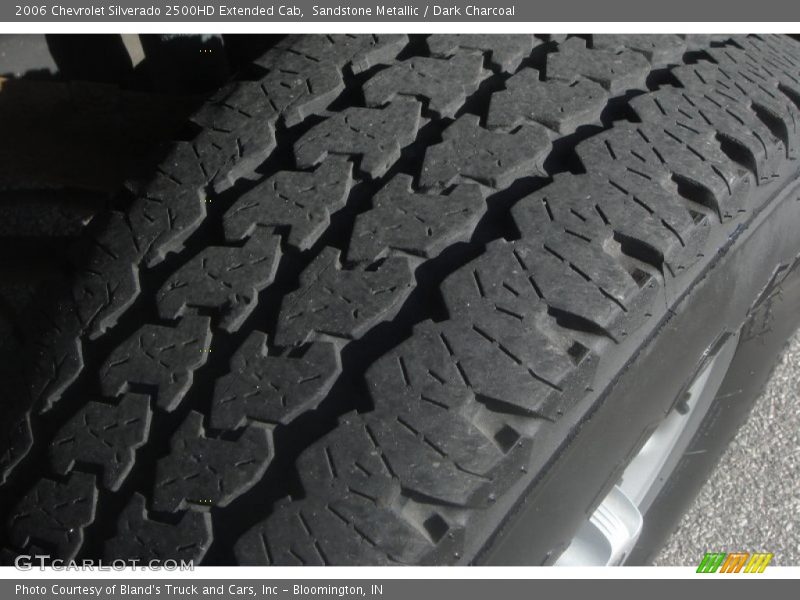 Sandstone Metallic / Dark Charcoal 2006 Chevrolet Silverado 2500HD Extended Cab