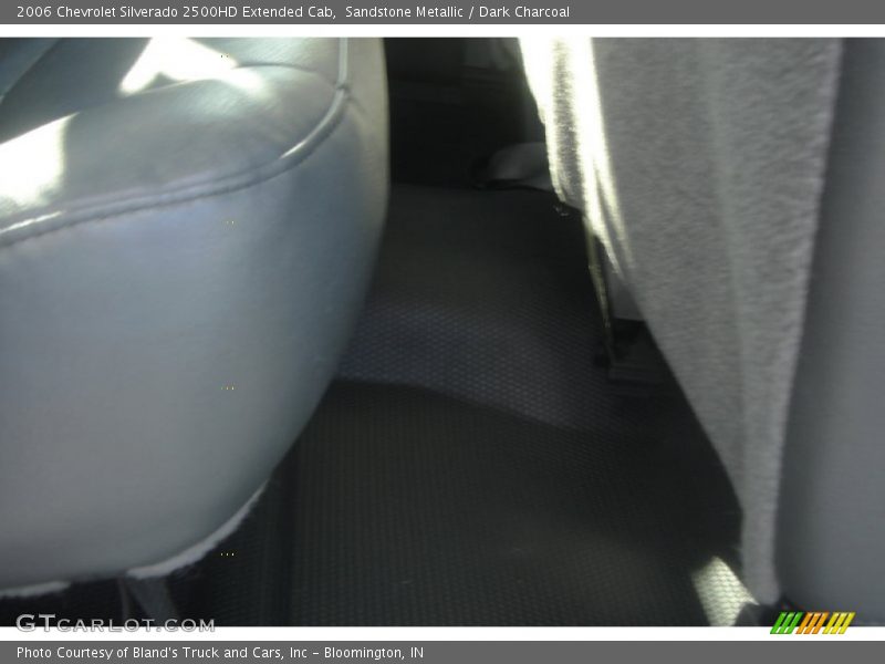 Sandstone Metallic / Dark Charcoal 2006 Chevrolet Silverado 2500HD Extended Cab