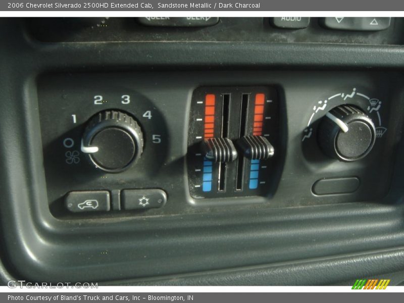 Sandstone Metallic / Dark Charcoal 2006 Chevrolet Silverado 2500HD Extended Cab