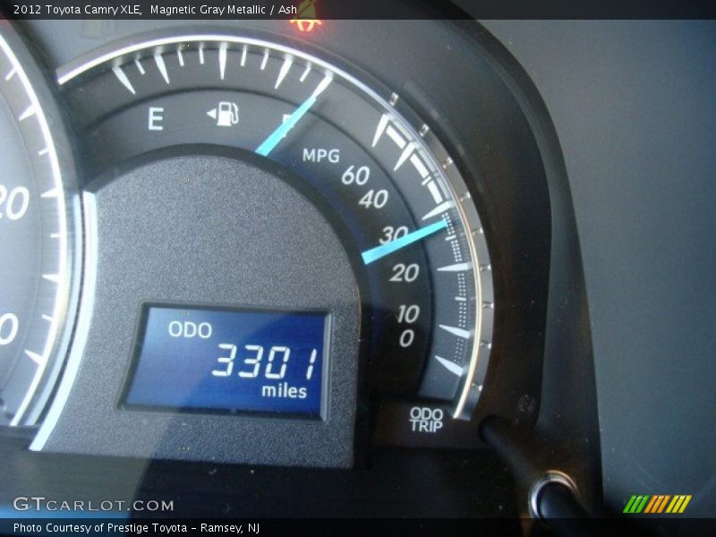 Magnetic Gray Metallic / Ash 2012 Toyota Camry XLE