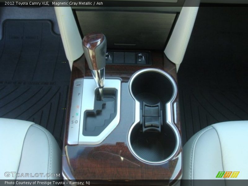 Magnetic Gray Metallic / Ash 2012 Toyota Camry XLE