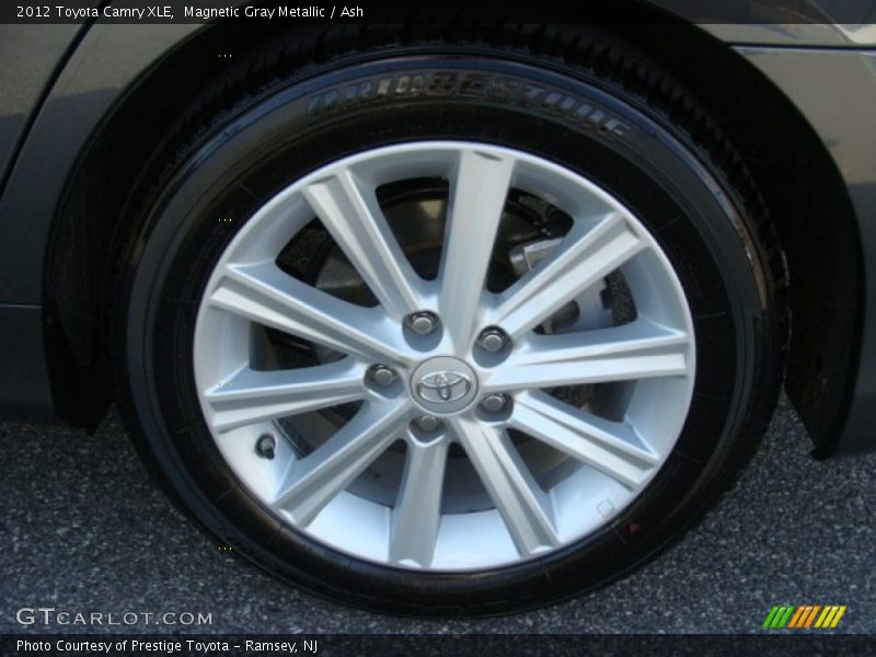 Magnetic Gray Metallic / Ash 2012 Toyota Camry XLE