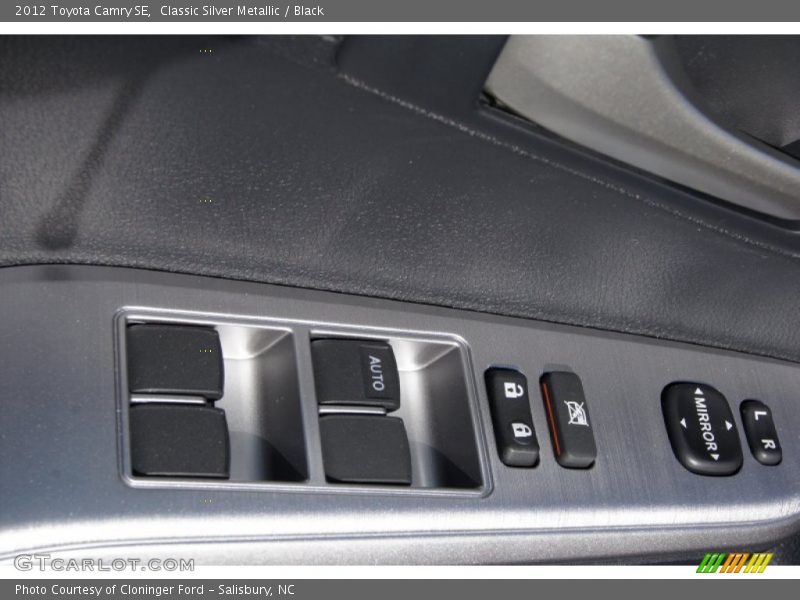 Classic Silver Metallic / Black 2012 Toyota Camry SE