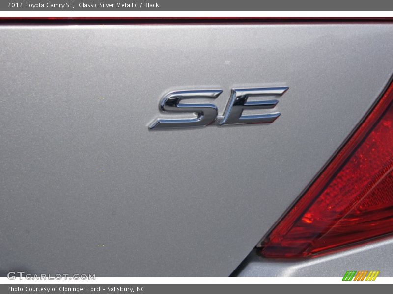 Classic Silver Metallic / Black 2012 Toyota Camry SE