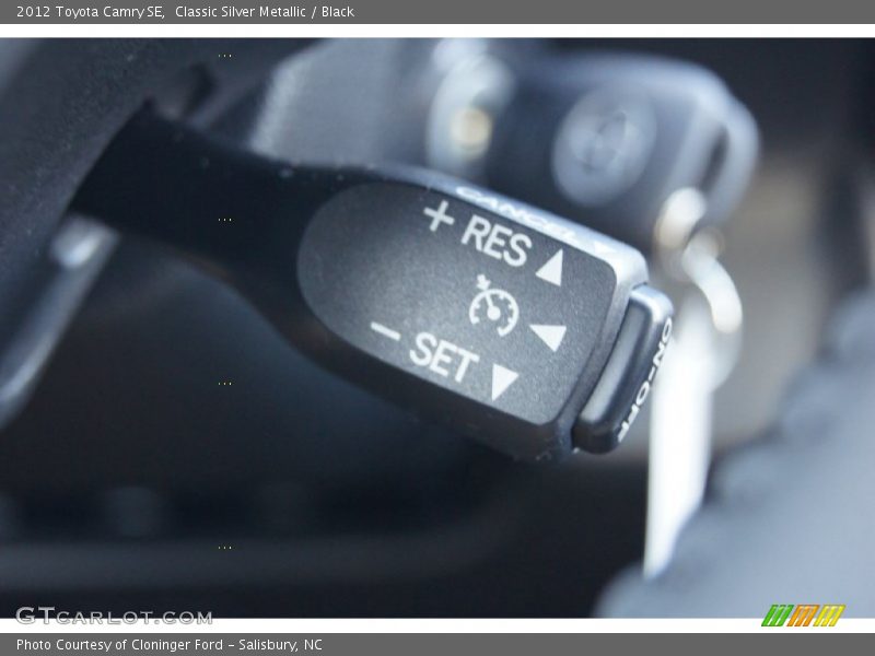 Classic Silver Metallic / Black 2012 Toyota Camry SE