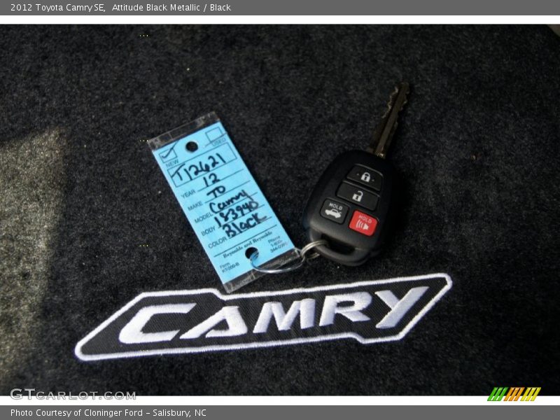 Attitude Black Metallic / Black 2012 Toyota Camry SE