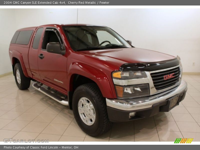 Front 3/4 View of 2004 Canyon SLE Extended Cab 4x4