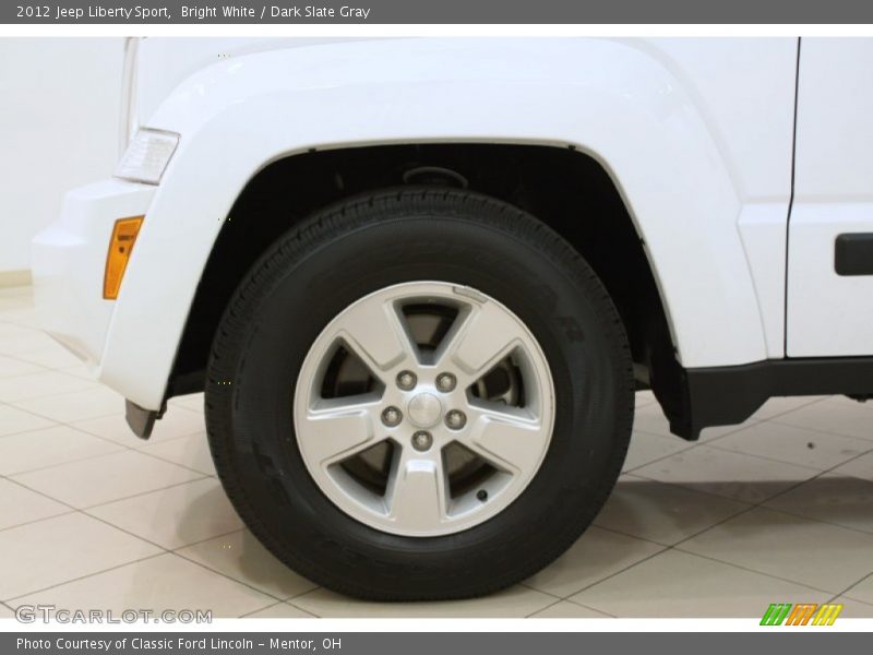 Bright White / Dark Slate Gray 2012 Jeep Liberty Sport