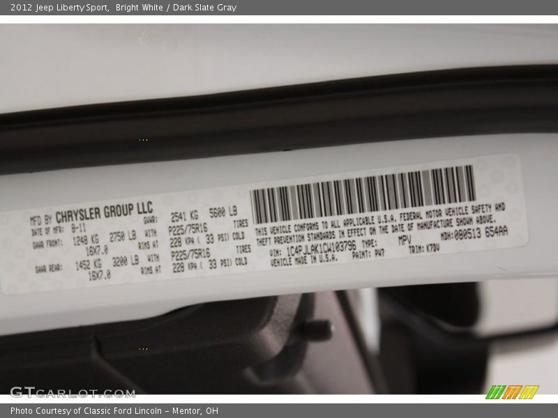 Bright White / Dark Slate Gray 2012 Jeep Liberty Sport