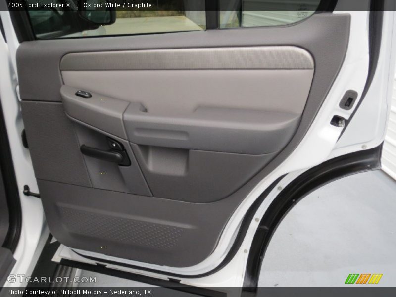 Oxford White / Graphite 2005 Ford Explorer XLT